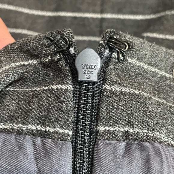 LOFT 2P Black and White Striped Asymmetrical Cut Mini Skirt EUC - Picture 5 of 12